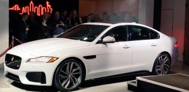 La nouvelle Jaguar XF s'héxibe à New York