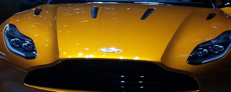 La DB11 sur le stand Aston Martin du salon de Genève