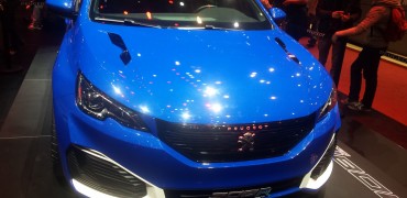 Peugeot GTi , des gants de conduites par Acaba