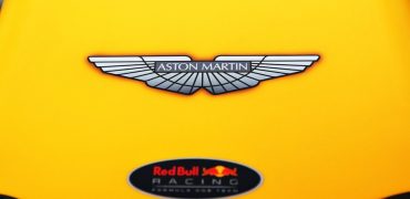 Aston Martin et Red Bull Racing Formula One main dans la main