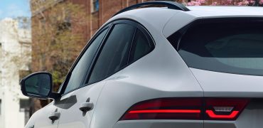 F-Pace SVR : Jaguar montre les crocs avec son SUV survitaminé