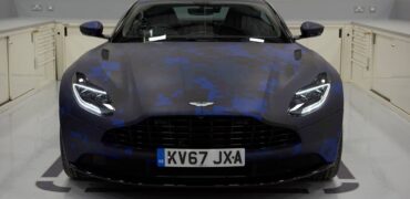 Aston Martin RB14 et DB11 sur fond de Formule 1 [Présentation]