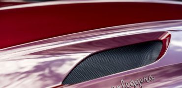 Aston Martin dévoile la DBS Superleggera, retour vers le passé