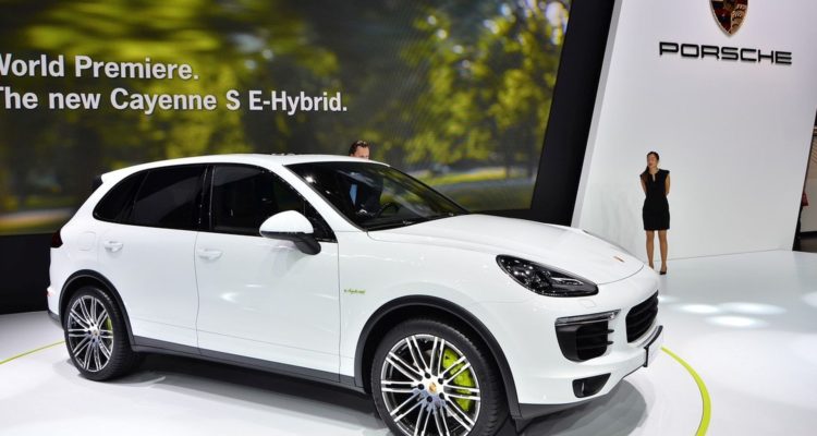 Le Porsche Cayenne véhicule hybride préféré des français !