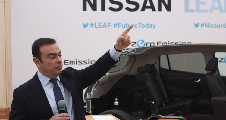 Carlos Ghosn: garde à vue prolongée et licencié par Nissan