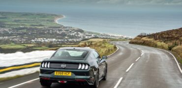 La Mustang Bullit s'amuse sur l'île de Man
