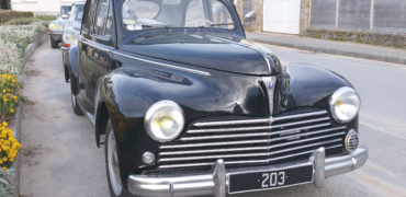 Normandie, Yvonne est fidèle à sa Peugeot 203 depuis 1954 !