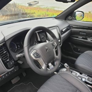 mitsubishi outlander PHEV intérieur