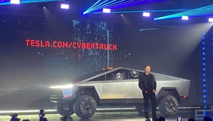 Tesla présente son pick-up et s'attire les moqueries des internautes