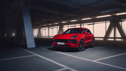 Le Porsche Macan GTS (ici en rouge)