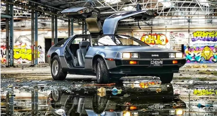 Retromobile la DeLorean sur le stand Easy Import Auto