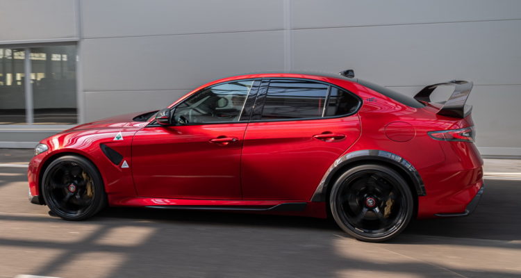 Giulia GTA la passion de retour chez Alfa Romeo !