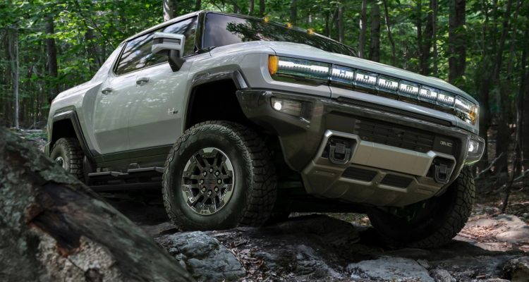 Le Hummer EV 100% électrique se dévoile et c'est un monstre !