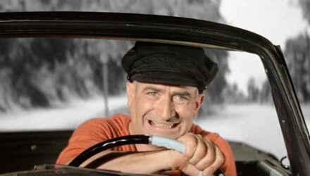 Les voitures cultes de Louis de Funès arrivent en timbres collector !