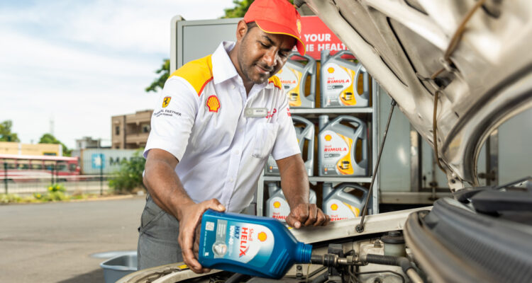 Shell va proposer des lubrifiants "à l'empreinte carbone neutre".
