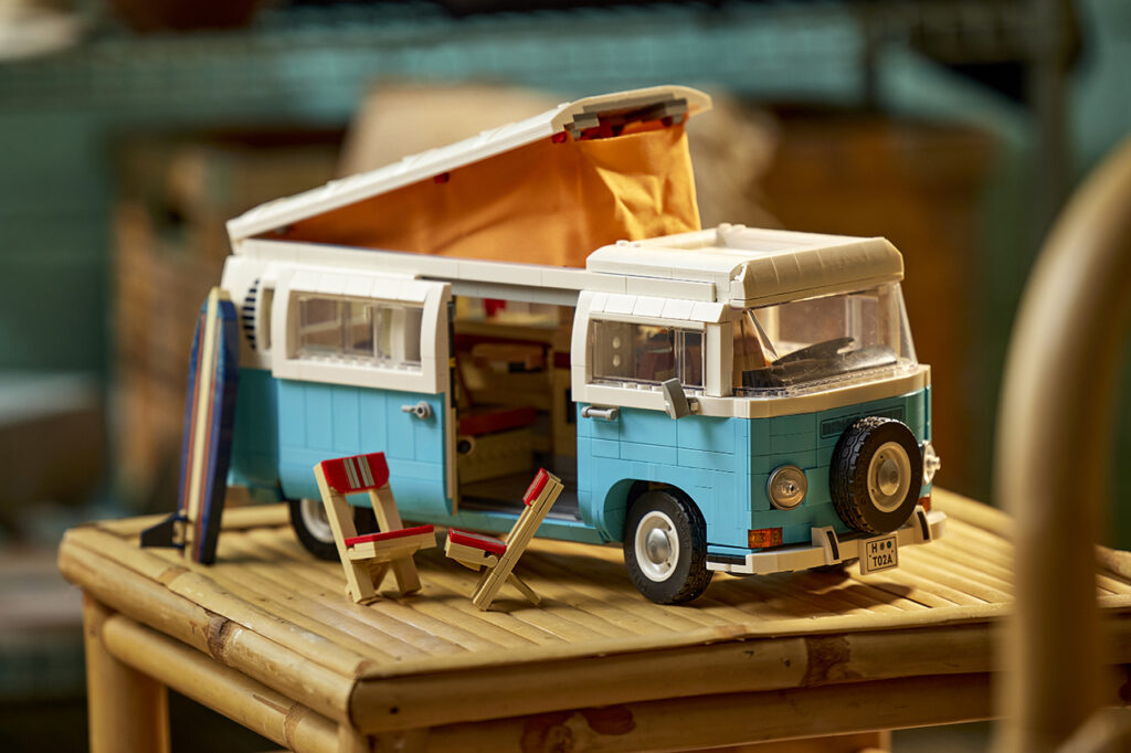 Lego dévoile le Volkswagen T2 Kamper Van !