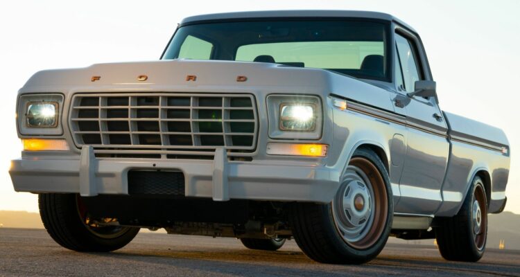 La Mustang Mach-E pour "retrofiter" un Ford F-100 !