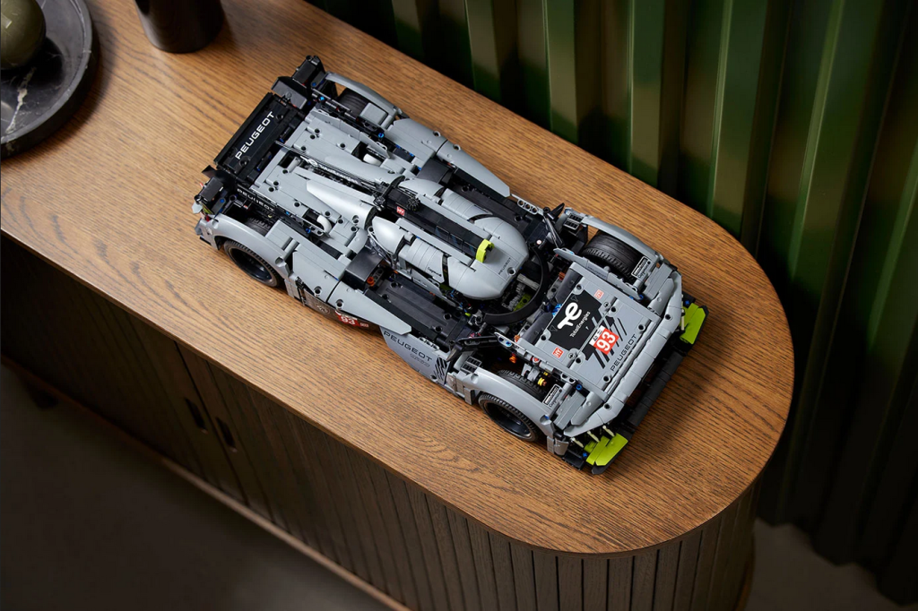 Lego nous surprend avec la Peugeot 9X8 24H Le Mans Hybrid !