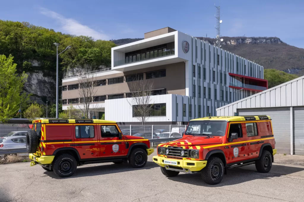 Incroyable ! Les Pompiers de Grenoble s'équipent de l'INEOS Grenadier !