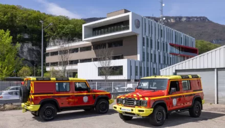 Incroyable ! Les Pompiers de Grenoble s'équipent de l'INEOS Grenadier !