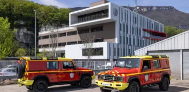 Incroyable ! Les Pompiers de Grenoble s'équipent de l'INEOS Grenadier !