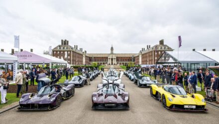 Rassemblement incroyable d'Aston Martin Valkyrie à Londres !