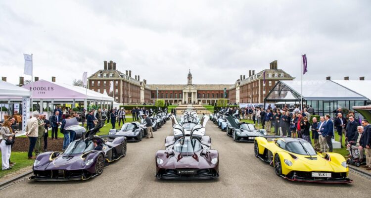 Rassemblement incroyable d'Aston Martin Valkyrie à Londres !
