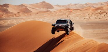 Dacia triomphe en W2RC avec une deuxième victoire ! Abandon de Loeb à Abu Dhabi