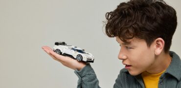 LEGO frappe fort avec sa Bugatti la plus épique