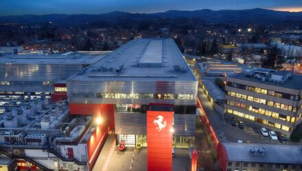Ferrari fait face à une chute historique de son action en bourse !