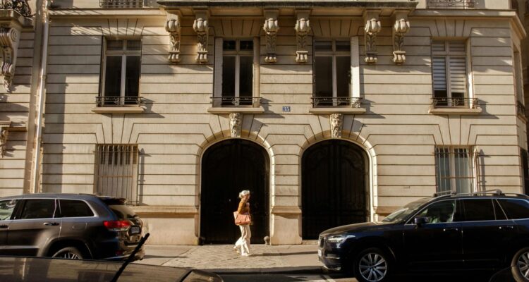 Paris un candidat aux municipales veut faire interdire les SUV !