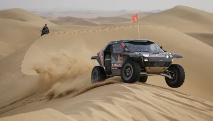 Dacia remporte son tout premier Dakar grâce à Nasser Al-Attiyah et Fabian Lurquin !