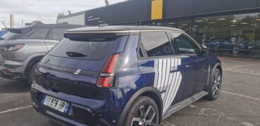 La Renault 5 E-Tech dans le top 5 des voitures électriques les plus vendues en Europe.